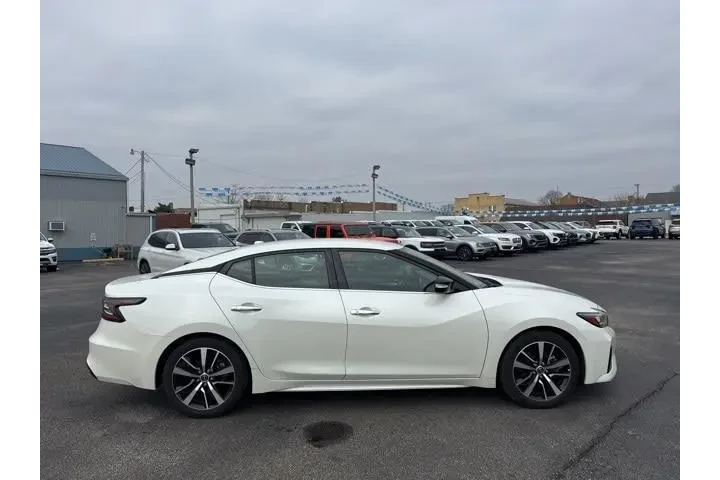 $23589 : Nissan Maxima 2023 3.5 SV 4d image 6