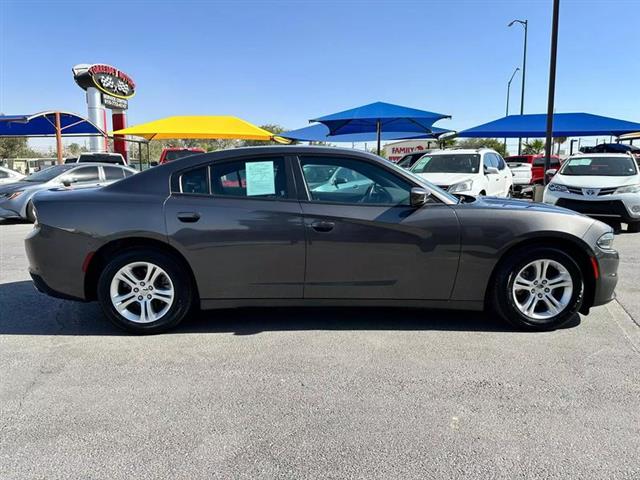 $29995 : Pre-Owned 2022 Charger SXT Se image 5