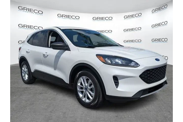 $16197 : Ford Escape 2022 SE 4dr SUV image 1