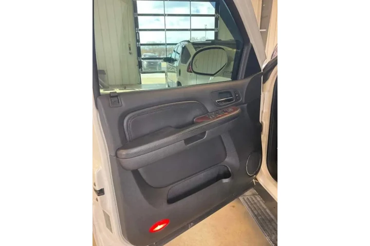 $14000 : 2008 Escalade EXT image 8