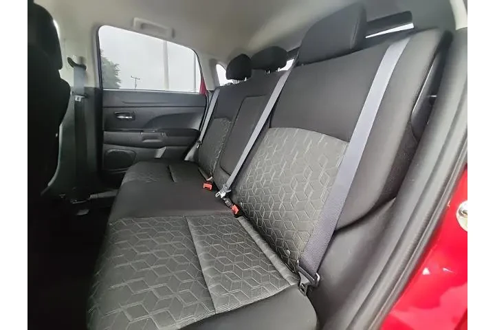 $18998 : Mitsubishi Outlander Sport 2 image 8