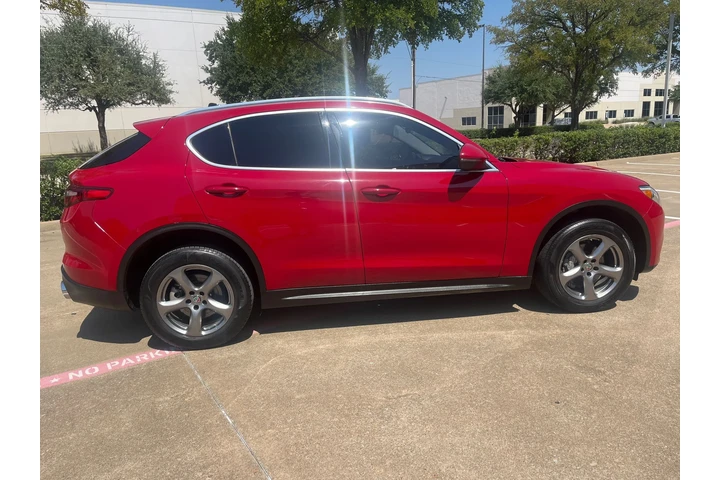 $16995 : 2021 Alfa Romeo Stelvio Sprint image 10