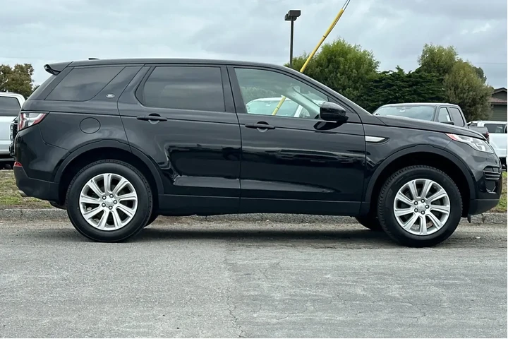 Land Rover Discovery Sport 2 image 6