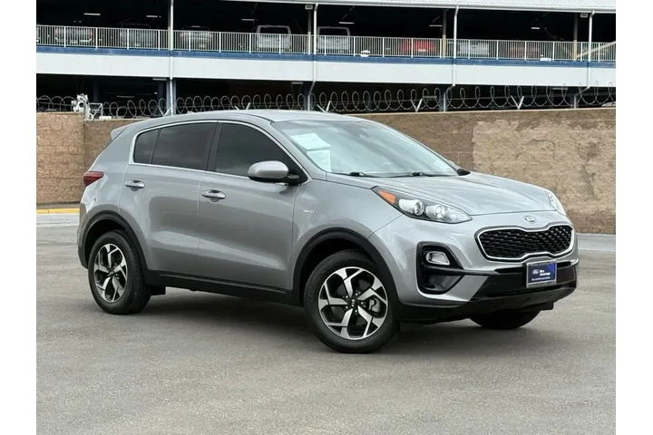 $17989 : Kia Sportage 2022 AWD LX 4dr image 1