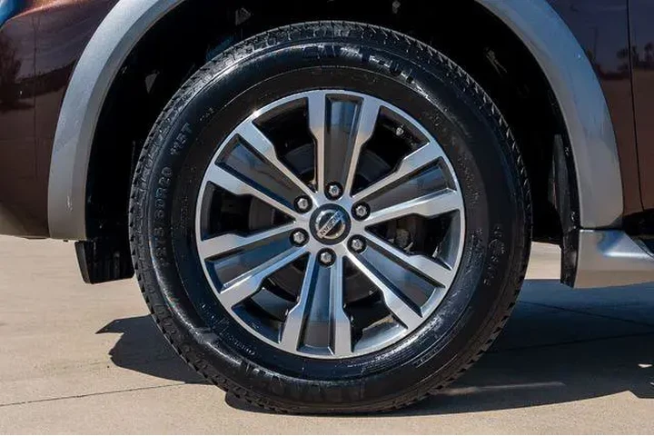 $19373 : Nissan Armada 2018 4x2 SL 4d image 5