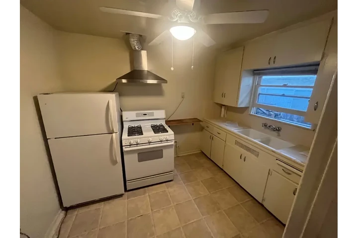 $970 : Apartamento / Estudio image 3