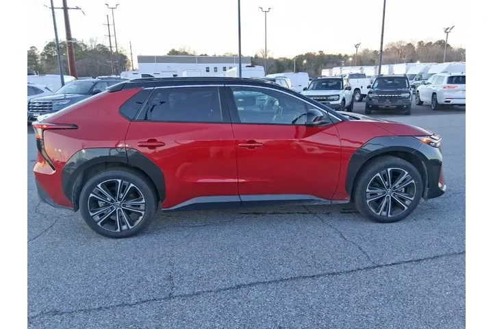 $28901 : Subaru Solterra 2023 AWD Lim image 4