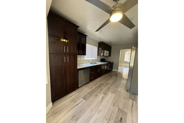 $2595 : 🔥 HERMOSA CASA EN RENTA image 4