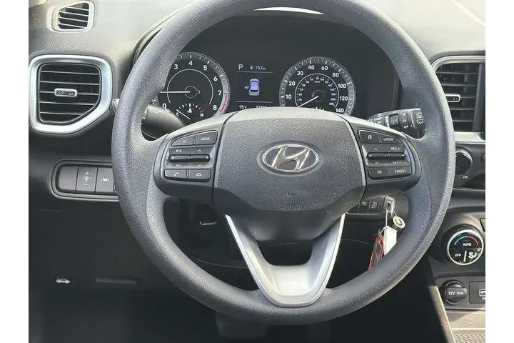 $14990 : Hyundai VENUE 2020 SEL 4dr C image 9