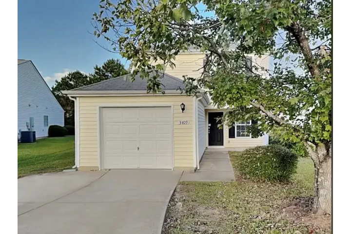 $1200 : Low income single family house image 2