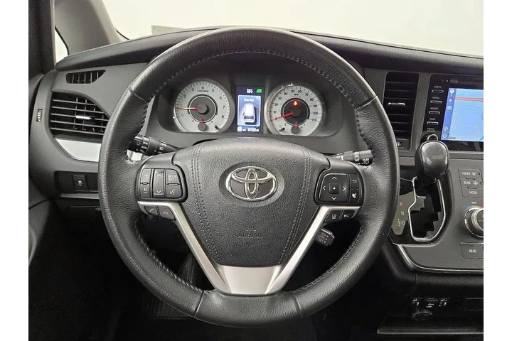 $28998 : Toyota Sienna 2018 SE 8-Pass image 10