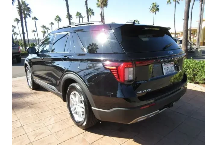 $36250 : Ford Explorer 2025 Active 4d image 2