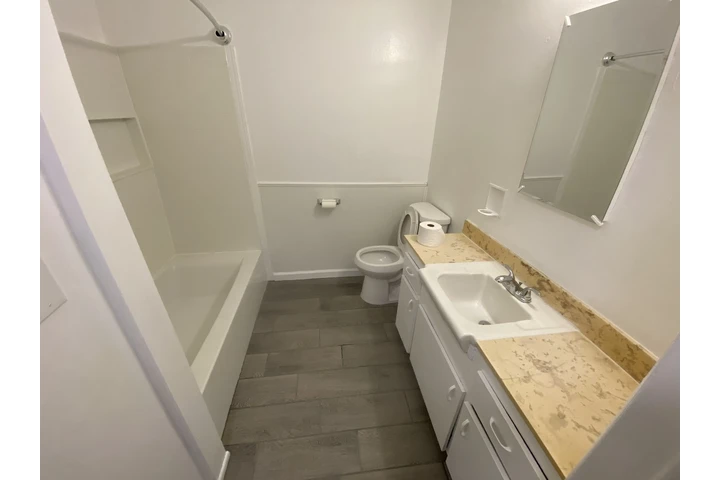 $1950 : casa 2 rec.  1.5 Baños S-B image 5