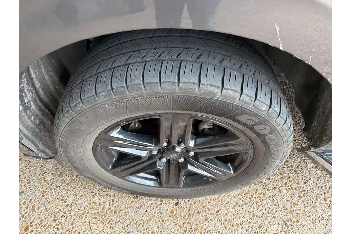 $23960 : Ford Expedition 2021 4x2 XLT image 2