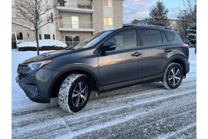 $18995 : 2017 RAV4 XLE image 10
