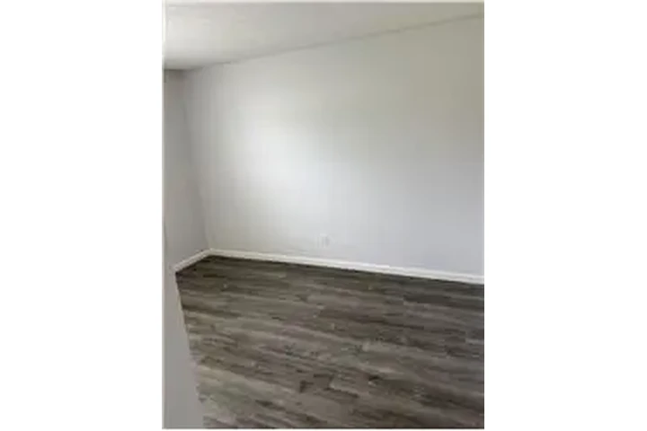 $1595 : Rental property with 3 bedro image 9