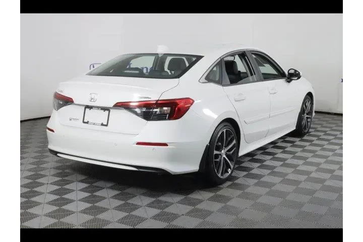 $29475 : Honda Civic 2024 Touring 4dr image 7