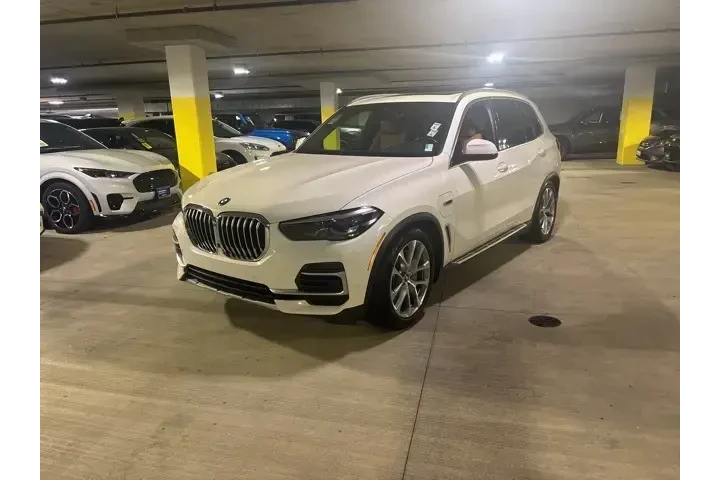 $35899 : BMW X5 2023 AWD xDrive45e 4d image 2