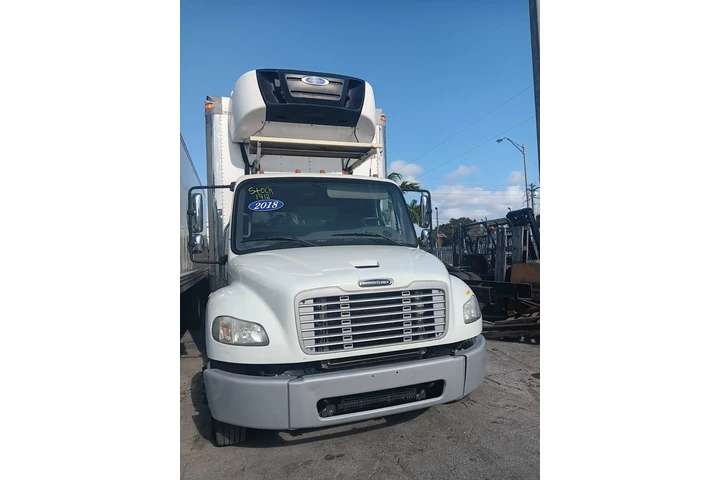 2018 FREIGHTLINER 26FT REEFER image 1