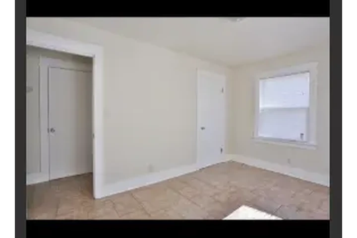 $1200 : HEMET/92543 RENTO 2/APTOS . image 6