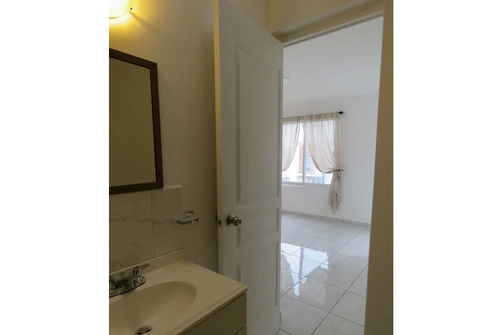 $2250000 : Venta Casa Paseos del Bosque image 9