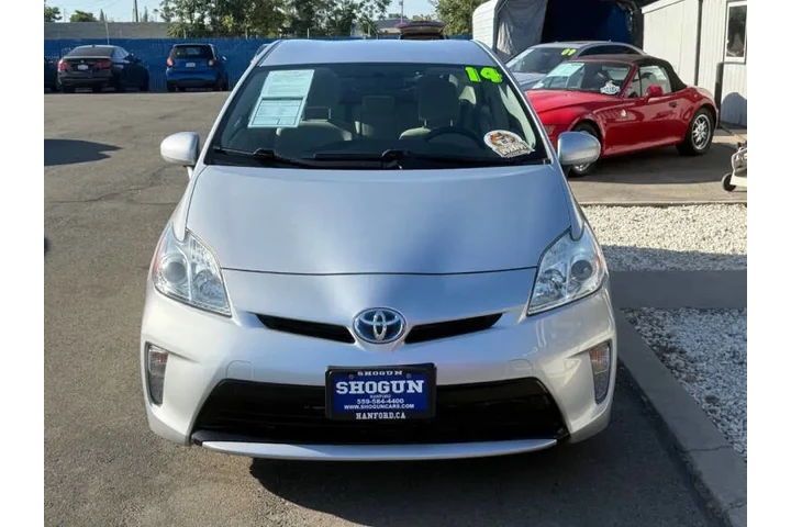 $12995 : 2014 Prius Three image 3