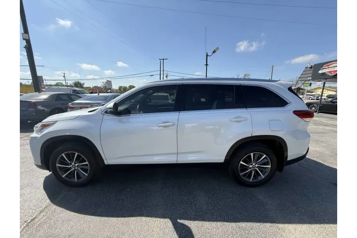 $29995 : 2019 Highlander XLE image 10