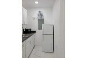 $1500 : Se renta efficiency independie thumbnail