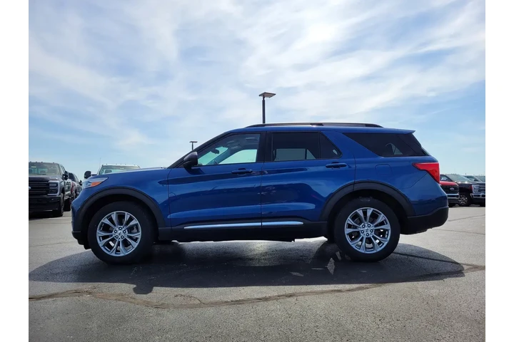 $31399 : Ford Explorer 2022 AWD XLT 4 image 7