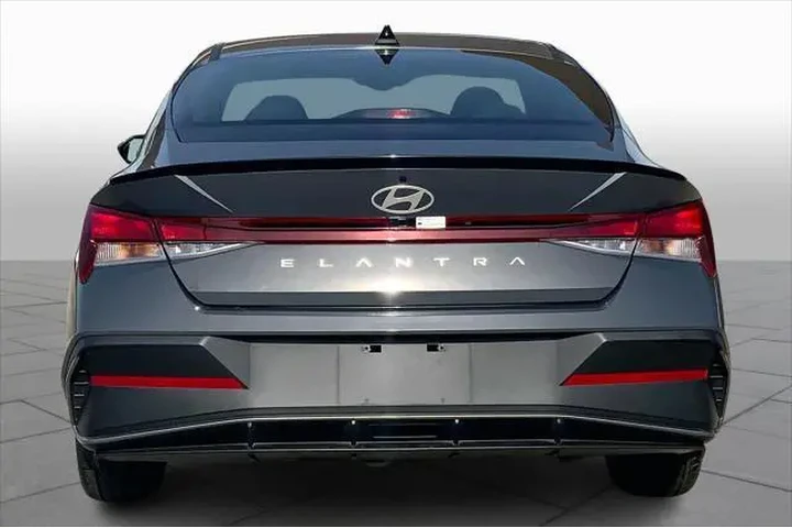 $20997 : Hyundai ELANTRA 2025 SEL Spo image 5