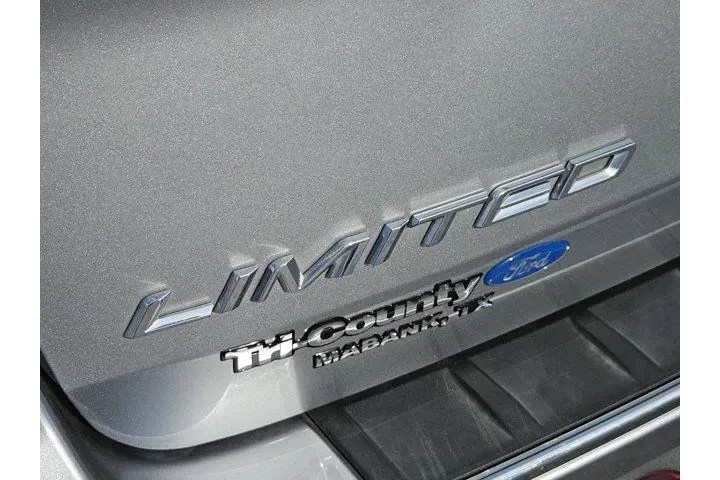 Ford Explorer 2022 AWD Limit image 8