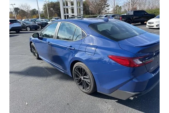 $31174 : Toyota Camry 2025 SE 4dr Sed image 6