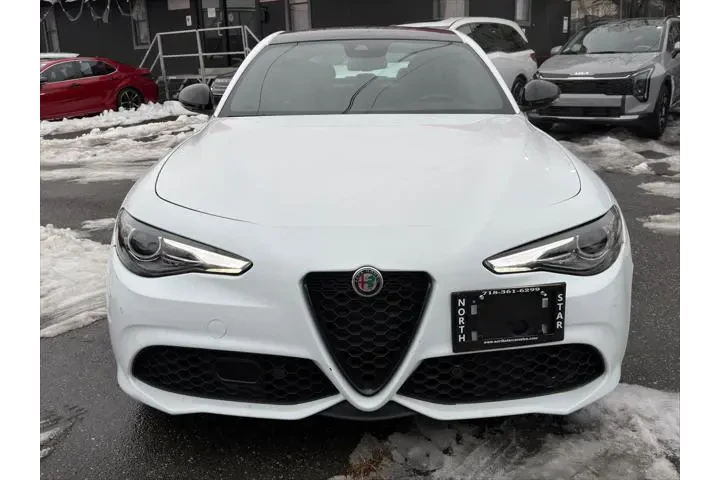 $24495 : Alfa Romeo Giulia 2022 AWD T image 2