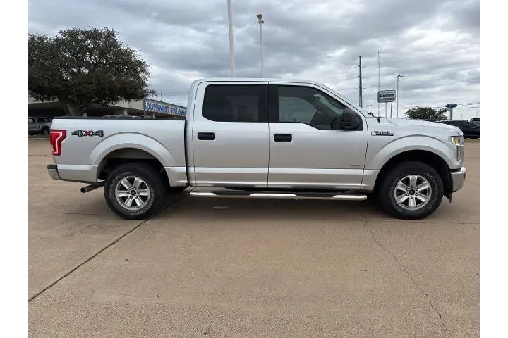 $31910 : Ford F-150 2017 4x4 XLT 4dr image 8