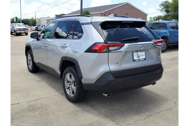 $28344 : Toyota RAV4 2024 XLE 4dr SUV image 5