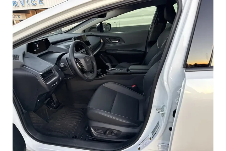 $30000 : Toyota Prius 2024 XLE 4dr Ha image 10