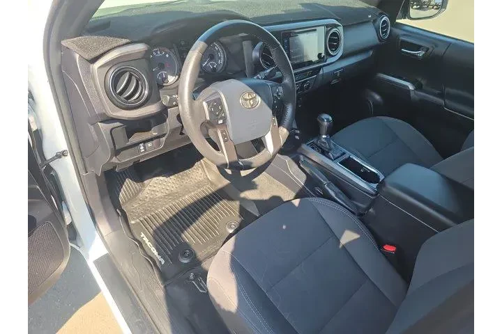 $34995 : Toyota Tacoma 2018 4x4 TRD O image 7