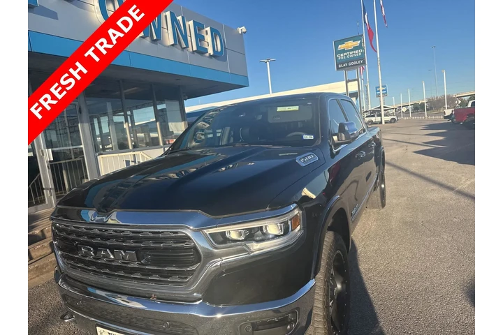 $39285 : Ram 1500 2021 4x4 Limited 4d image 2