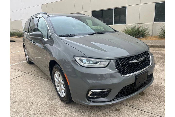 $12990 : 2022 Pacifica Touring L image 2