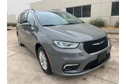 $12990 : 2022 Pacifica Touring L thumbnail
