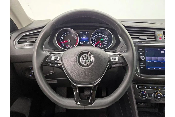 $17998 : Volkswagen Tiguan 2020 SE 4d image 10