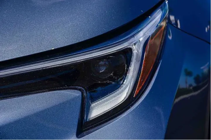 $22855 : Toyota Corolla Hybrid 2023 S image 10