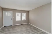 $800 : Rental property with 2 bedro thumbnail