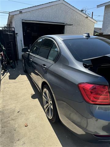 $2800 : 2012 bmw 3298! image 3