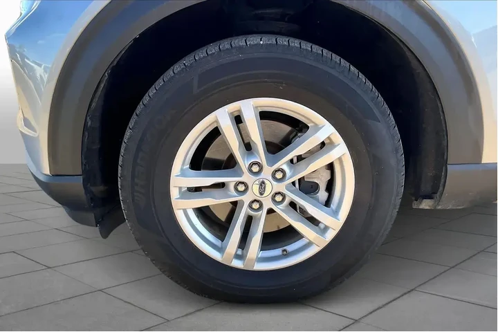 $30888 : Ford Explorer 2023 AWD XLT 4 image 9