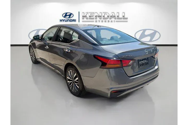 $14998 : Nissan Altima 2023 2.5 SV 4d image 4