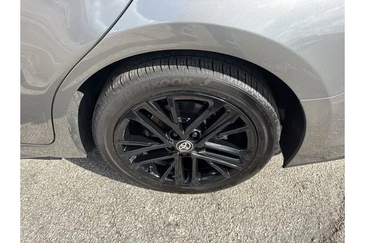 $29988 : Toyota Camry 2025 image 8