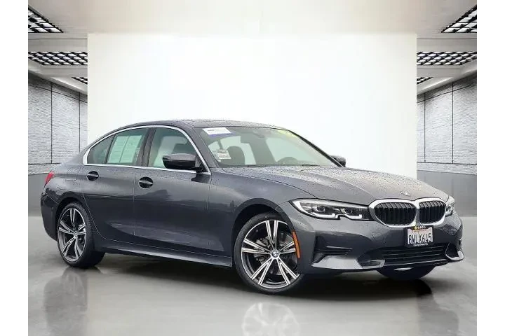 $27988 : BMW 3 Series 2021 330i 4dr S image 2