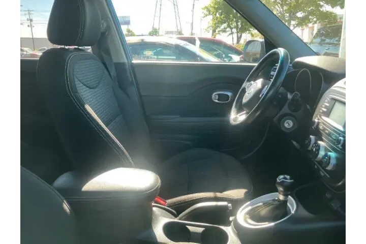 $11900 : 2016 Soul + image 6