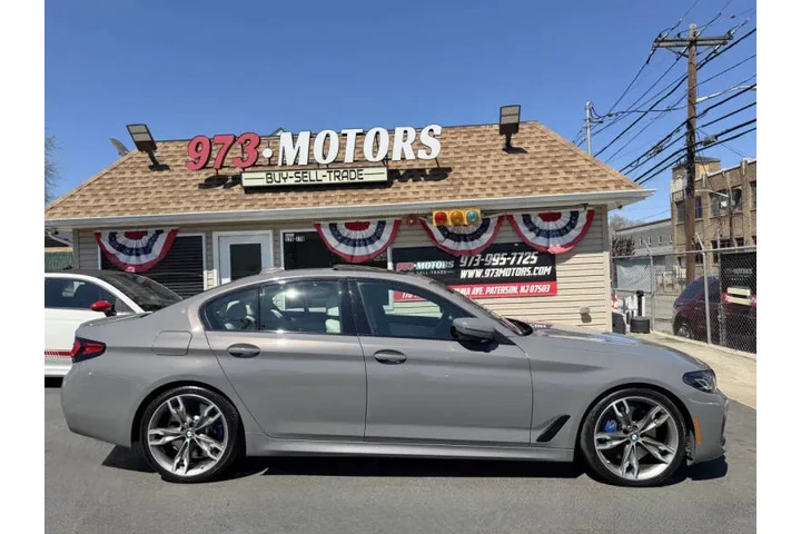 $54999 : 2022 BMW 5 Series M550i xDrive image 3